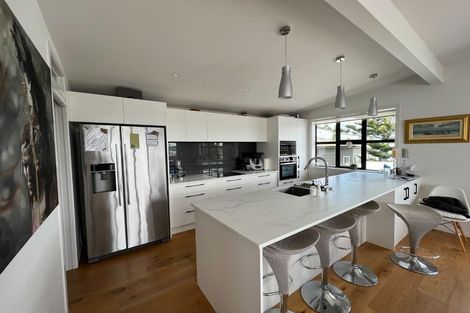 Photo of property in 6 Moffat Road, Red Beach, 0932