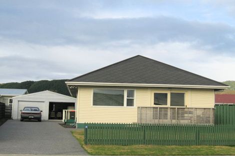 Photo of property in 74 Makarini Street, Paraparaumu, 5032