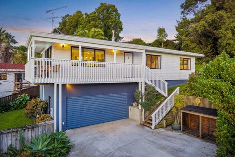 Photo of property in 10 Emery Grove, Bayview, Auckland, 0629