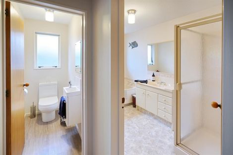 Photo of property in 2 Murfitt Place, Sockburn, Christchurch, 8042