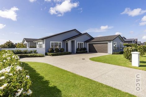 Photo of property in 41 Pohutukawa Parade, Riverhead, 0820