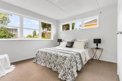 Photo of property in 559 Glenfield Road, Glenfield, Auckland, 0629