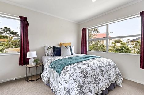 Photo of property in 47b Lyndfield Lane, Newlands, Wellington, 6037