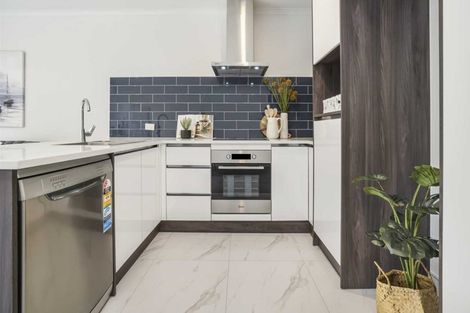 Photo of property in 12u5 Scotland Place, Hillcrest, Hamilton, 3216