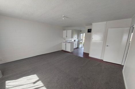 Photo of property in 2/90 Kenderdine Road, Papatoetoe, Auckland, 2025
