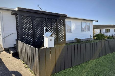 Photo of property in 43 Cleat Street, Whitby, Porirua, 5024