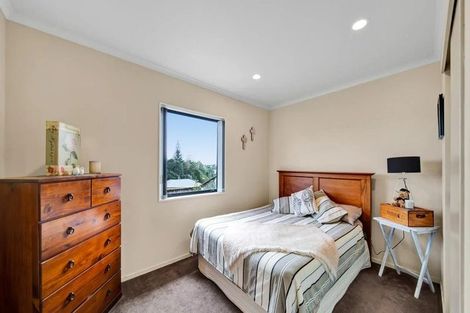 Photo of property in 10 Lavender Close, Spotswood, New Plymouth, 4310