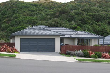 Photo of property in 214 Westchester Drive, Churton Park, Wellington, 6037