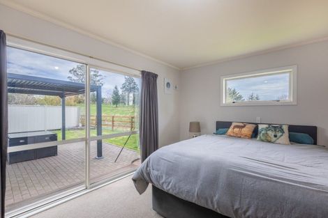 Photo of property in 14 Parkland Drive, Waipawa, 4210