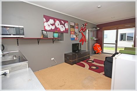 Photo of property in 11 Low Avenue, Foxton Beach, Foxton, 4815