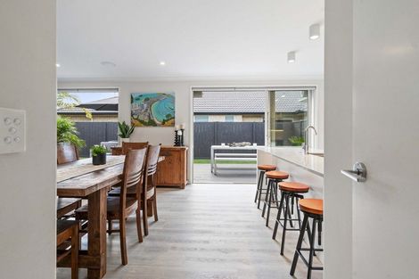 Photo of property in 38 Hiria Crescent, Papamoa Beach, Papamoa, 3118