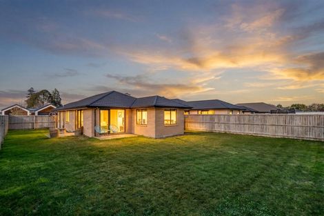 Photo of property in 38 Tara Crescent, Woodend, 7610