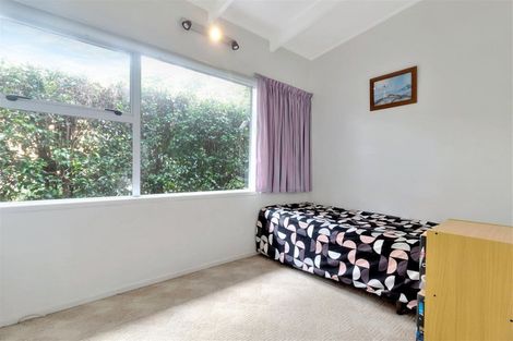 Photo of property in 6 Alwyn Avenue, Te Atatu South, Auckland, 0610