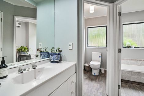 Photo of property in 20 Kingsgate Avenue, Havelock North, 4130