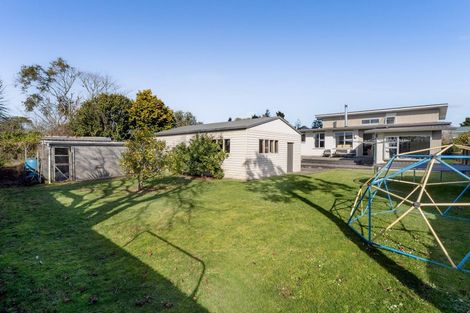 Photo of property in 6 Kowhai Street, Inglewood, 4330