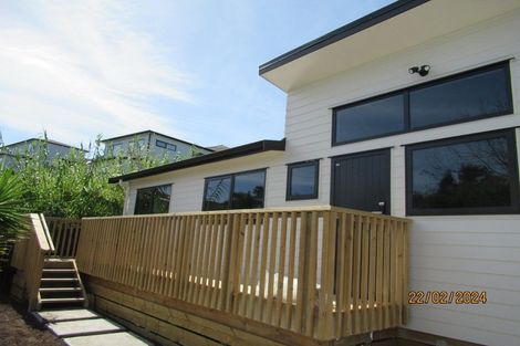 Photo of property in 15 Fernhaven Place, Massey, Auckland, 0614