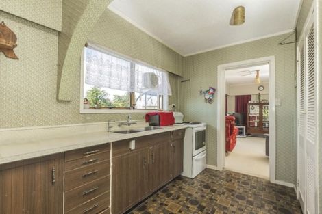 Photo of property in 11 Ross Avenue, Glenfield, Auckland, 0629