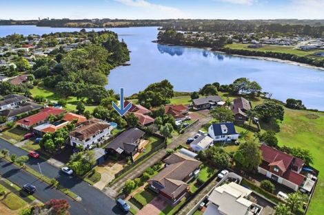 Photo of property in 21 Riverside Drive, Waiuku, 2123