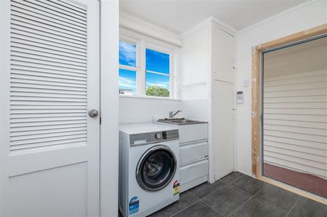 Photo of property in 308 Great North Road, Henderson, Auckland, 0612