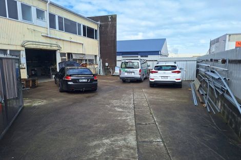 Photo of property in 305 Devon Street West, New Plymouth, 4310