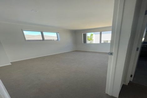 Photo of property in 30 Sorrel Crescent, Bucklands Beach, Auckland, 2012