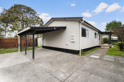Photo of property in 3/69 Awaroa Road, Helensville, 0800