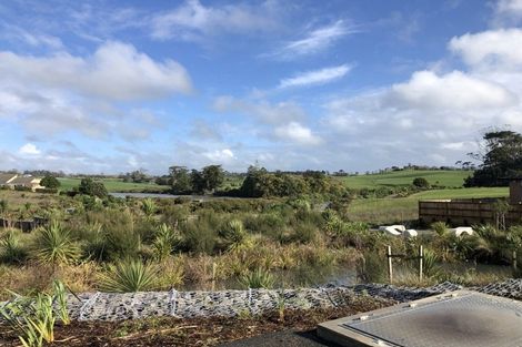 Photo of property in 61 Hayfield Way, Karaka, Papakura, 2113