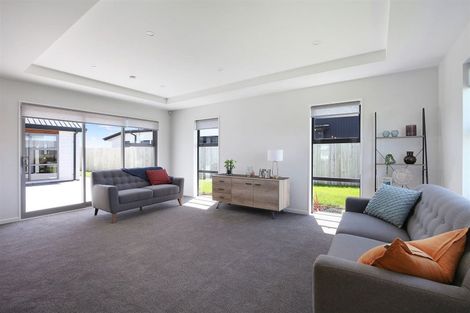 Photo of property in 2 Loch Tanna Way, Broomfield, Christchurch, 8042