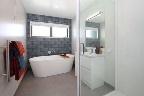 Photo of property in 2 Loch Tanna Way, Broomfield, Christchurch, 8042