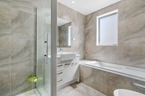 Photo of property in 9 Taupinga Way, Takanini, 2112