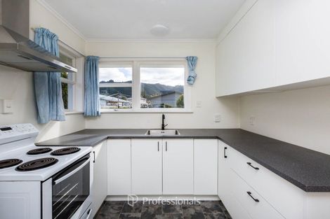 Photo of property in 61 Kashmir Avenue, Clouston Park, Upper Hutt, 5018