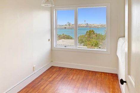 Photo of property in 18 Bridge View Road, Birkenhead, Auckland, 0626