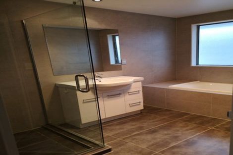 Photo of property in 10 Puweto Avenue, Takanini, 2112