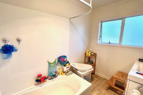 Photo of property in 89 Woodglen Road, Glen Eden, Auckland, 0602