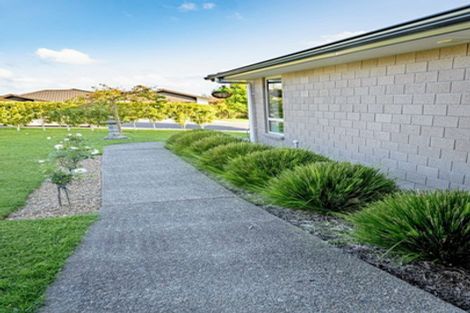 Photo of property in 7 Laly Haddon Place, Matakana, Warkworth, 0985