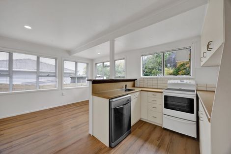 Photo of property in 5 Nikau Street, Inglewood, 4330