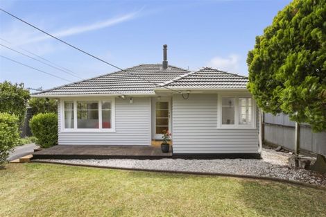 Photo of property in 1 Kotuku Street, Te Atatu Peninsula, Auckland, 0610