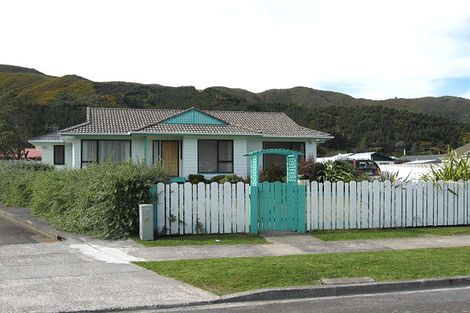 Photo of property in 18 Grimsby Grove, Wainuiomata, Lower Hutt, 5014