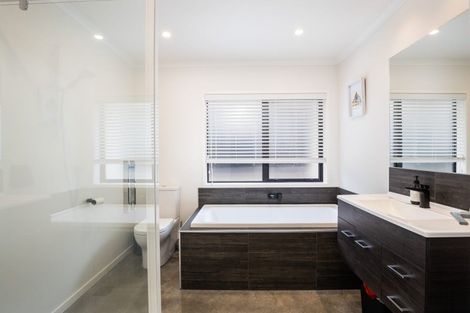 Photo of property in 31 Keene Drive, Bell Block, New Plymouth, 4312
