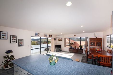 Photo of property in 1 Radstock Grove, Churton Park, Wellington, 6037