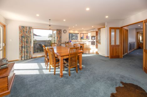 Photo of property in 6 Somerton Rise, Westmorland, Christchurch, 8025
