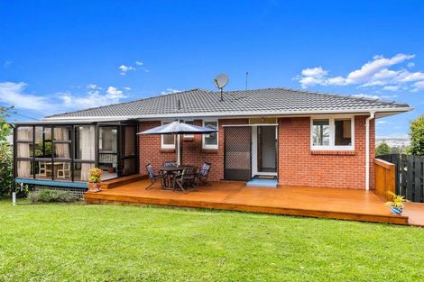 Photo of property in 2 Sycamore Drive, Sunnynook, Auckland, 0620