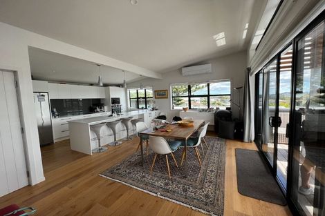 Photo of property in 6 Moffat Road, Red Beach, 0932