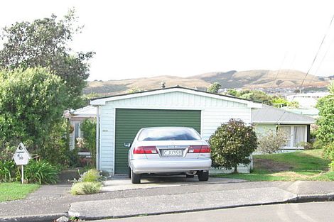 Photo of property in 30 Lynda Avenue, Paparangi, Wellington, 6037