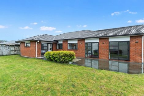 Photo of property in 214 Saint James Drive, Huntington, Hamilton, 3210