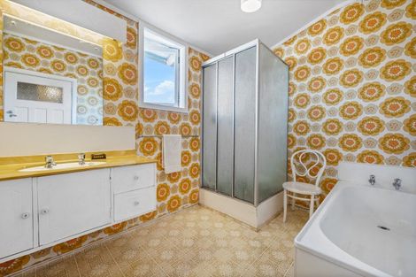 Photo of property in 3 Cambridge Terrace, Devonport, Auckland, 0624