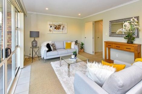 Photo of property in 8 Lime Crescent, Papakura, 2110