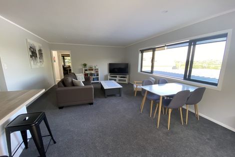 Photo of property in 2/10 Coroglen Avenue, Birkenhead, Auckland, 0626