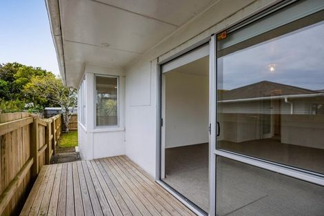 Photo of property in 5 Nikau Street, Inglewood, 4330