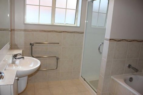 Photo of property in 2 Walton Street, Red Beach, 0932